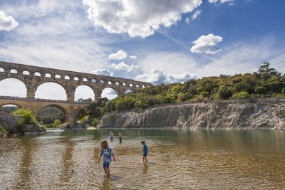 Baignade au Pont du Gard