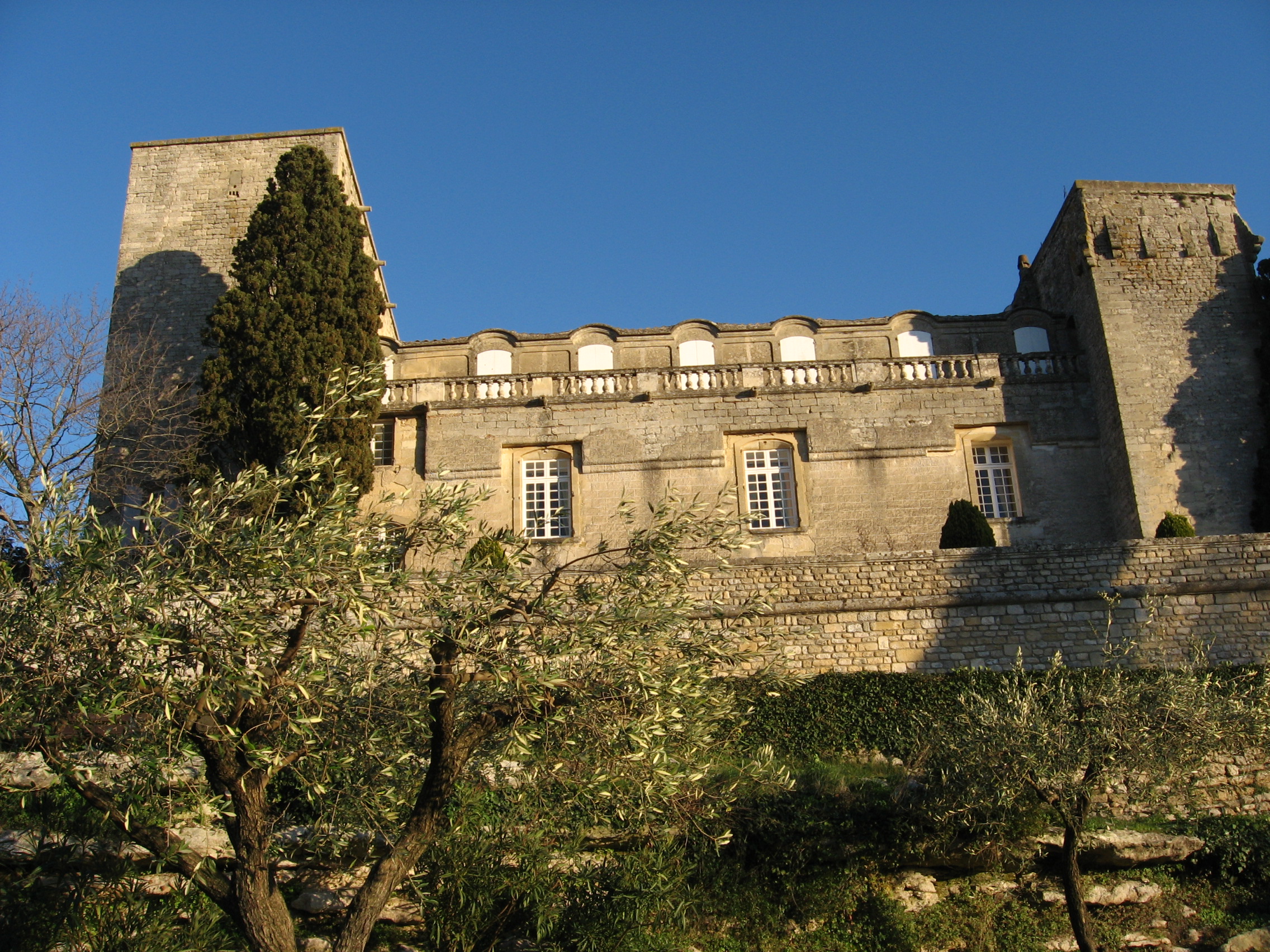 Façade du château de Villevieille