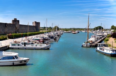 Port maritime de plaisance d'Aigues-Mortes_Aigues-Mortes