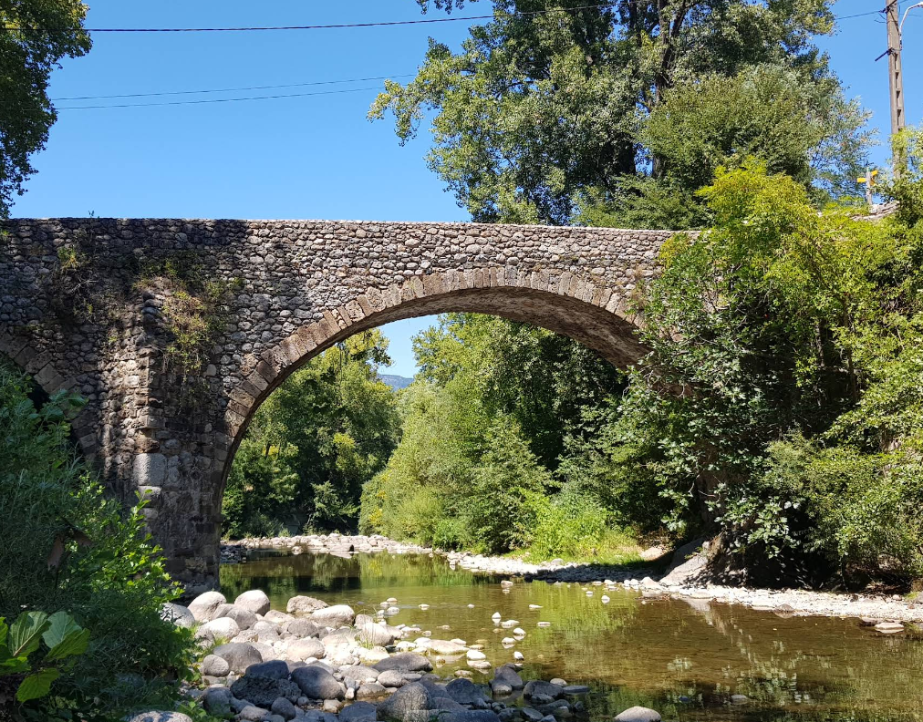 Le Pont Vieux_Avèze