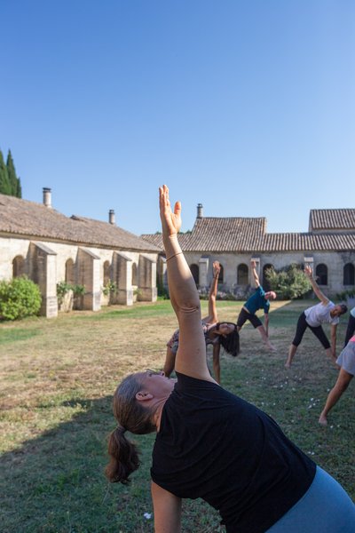 Séance de yoga à la Chartreuse_Villeneuve-lez-Avignon