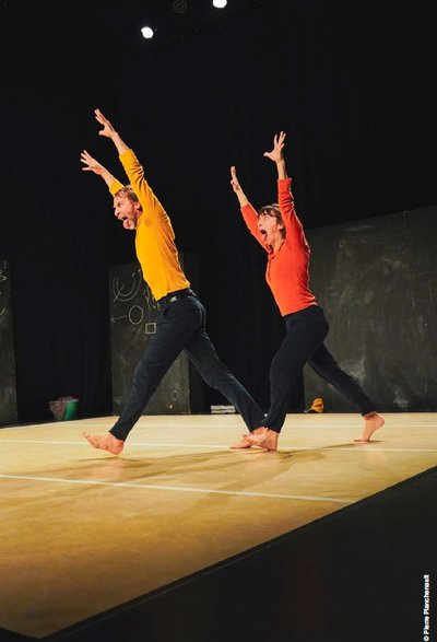 Spectacle - Pourquoi un arbre est une poule - Festival Pop Up Danse_Uzès