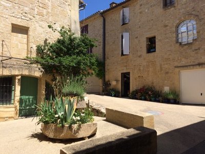 Remoulins - Hôtel de la Salvetat