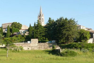 Vue d'ensemble du village d'Issirac