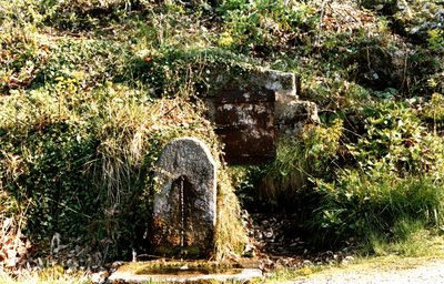 La Fontaine des Dragons de St Paul La Coste_Saint-Paul-la-Coste