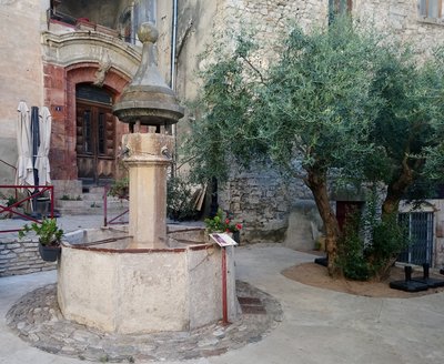 Fontaine Notre Dame-4