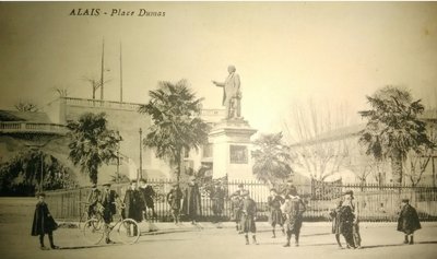 Statue Jean Baptiste Dumas-2