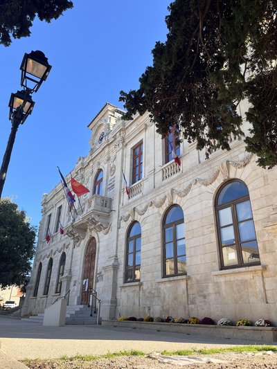 mairie de vauvert
